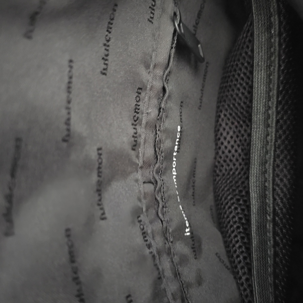 Lululemon Black Multicolor Crossbody Bag - Picture 3 of 7